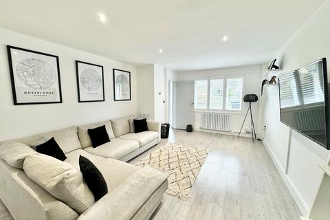2 Mitchelldean, Peacehaven, BN10 8EF