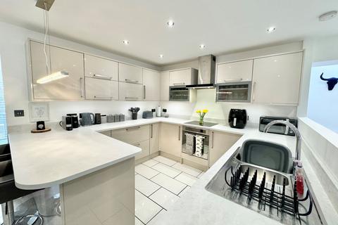 2 Mitchelldean, Peacehaven, BN10 8EF