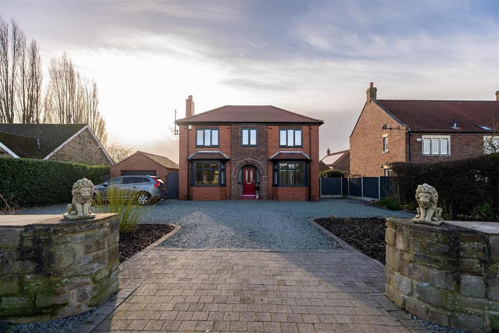 Hillam, Lumby Hill, Leeds, LS25 5 bed detached house for sale £695,000