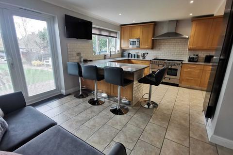 3 bedroom semi-detached house for sale, Graham Gardens, Luton LU3