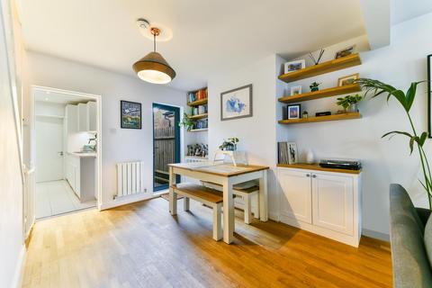 52 Albany Road, Brentford, TW8 0NF