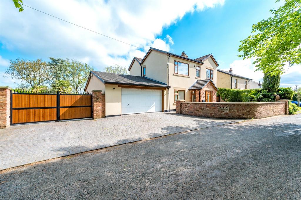 Much Hoole, Preston PR4 3 bed detached house for sale £625,000