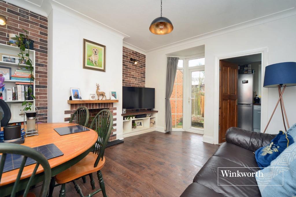 Claremont Avenue, Motspur Park, New Malden, Surrey, KT3 1 bed ground