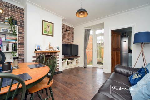 1 bedroom ground floor flat for sale, Claremont Avenue, Motspur Park, New Malden, Surrey, KT3