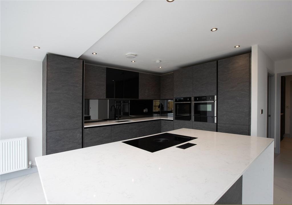 Broughton, Preston PR3 5 bed detached house for sale £600,000