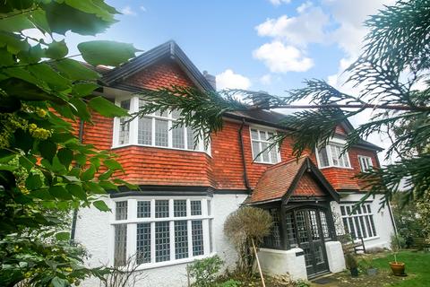 15a Sanderstead Hill, South Croydon, CR2 0HD