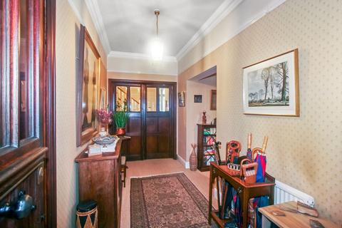 15a Sanderstead Hill, South Croydon, CR2 0HD