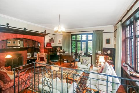15a Sanderstead Hill, South Croydon, CR2 0HD