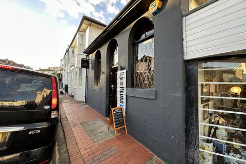 Retail property (high street) to rent, Rottingdean, Brighton BN2