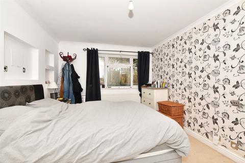 2 bedroom ground floor flat for sale, Levett Road, Leatherhead, Surrey