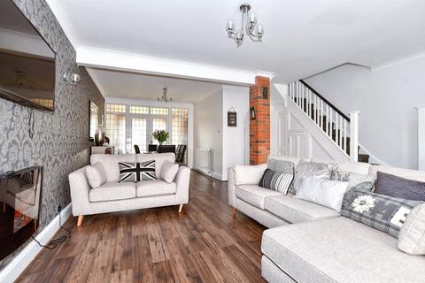 3 bedroom terraced house for sale, Kent View Gardens, Ilford, Essex