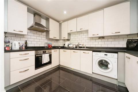 3 bedroom apartment for sale, Eversley House, 7 Mullins Place, London