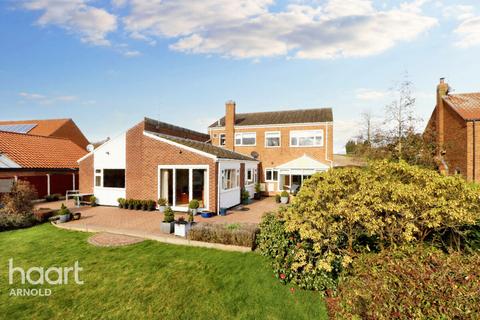5 bedroom detached house for sale - The Meadows, Woodborough