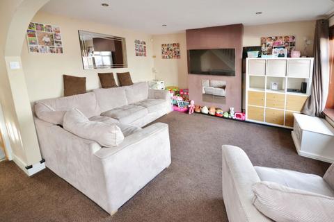 3 bedroom semi-detached house for sale, Tyrrells Hall Close, Grays, RM17