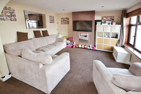 3 bedroom semi-detached house for sale, Tyrrells Hall Close, Grays, RM17