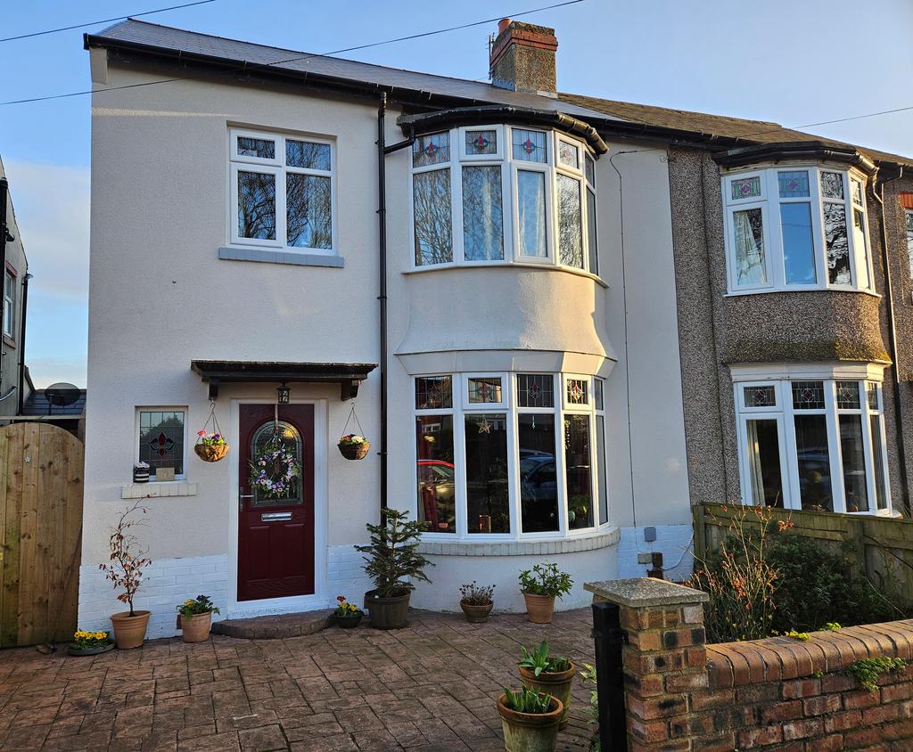 Hillcrest, Monkseaton, Whitley Bay... 3 bed semidetached house for