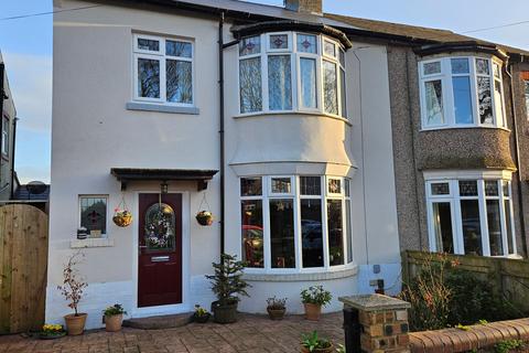 71 Hillcrest, Whitley Bay, NE25 9AF