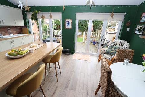 71 Hillcrest, Whitley Bay, NE25 9AF