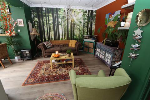 71 Hillcrest, Whitley Bay, NE25 9AF