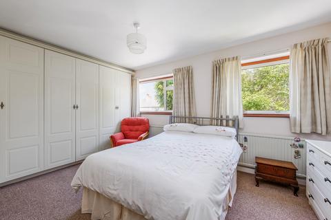 137 Studland Road, London, W7 3QY