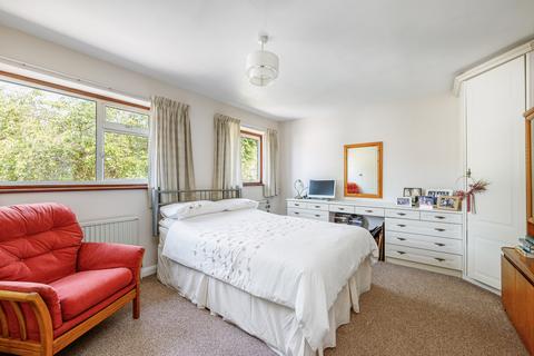 137 Studland Road, London, W7 3QY