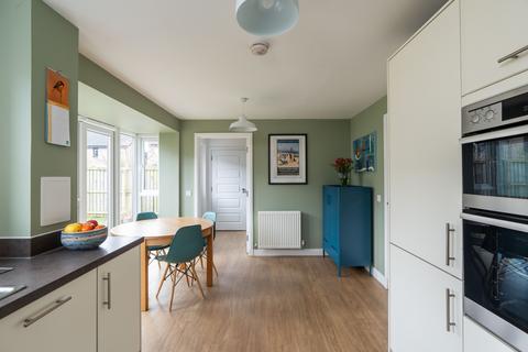 9 Hewlett Way, South Queensferry, EH30 9AA