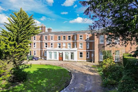 2 bedroom flat for sale, A Ground Floor Flat in A Historic Building in Sedlescombe