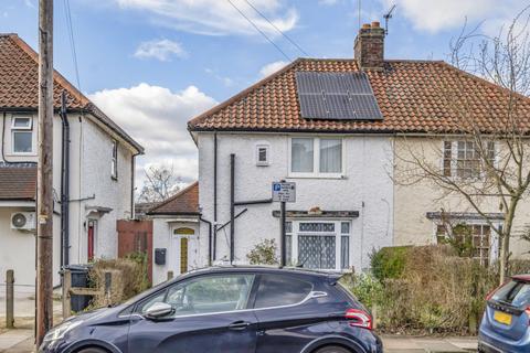 4 Saxon Drive, London, W3 0NR