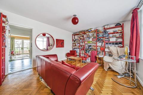 4 Saxon Drive, London, W3 0NR