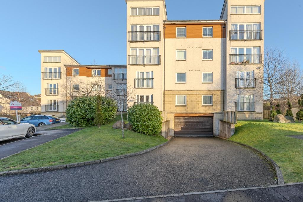 Jardine Place, Bathgate, West... 2 bed flat for sale £150,000