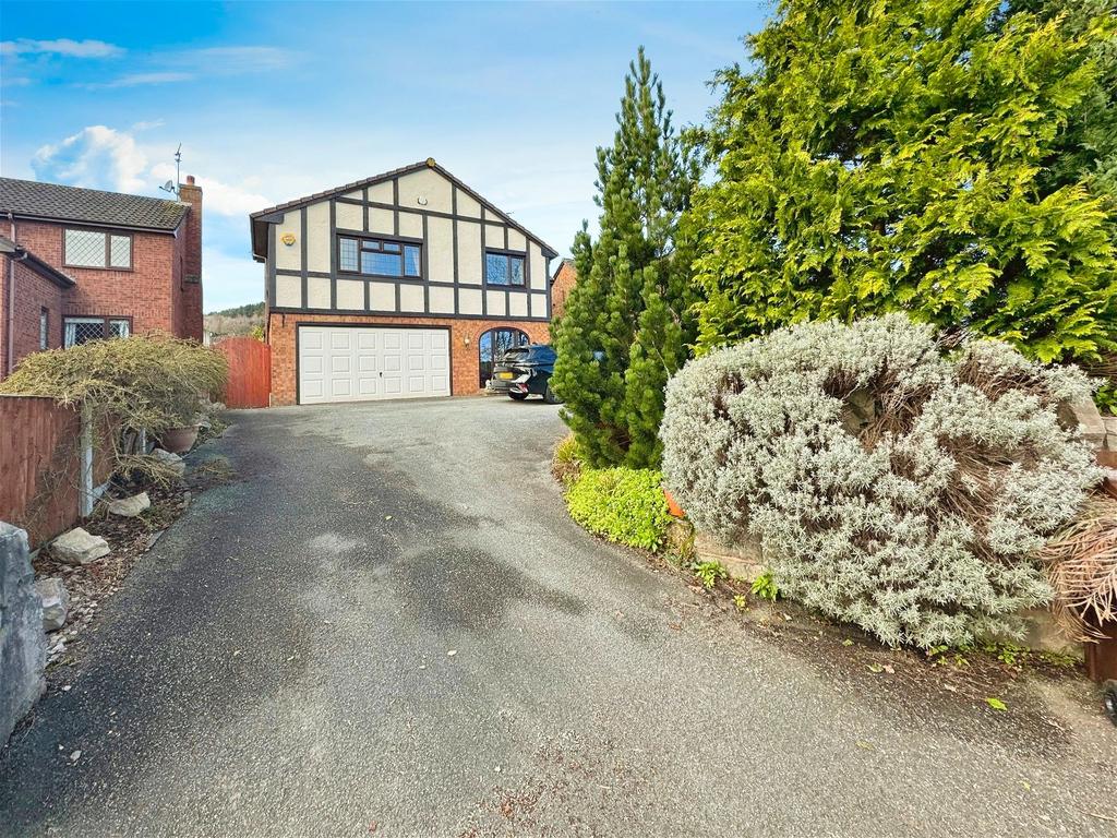 Llanfair Road, Abergele, LL22 8DH 5 bed detached house for sale £550,000