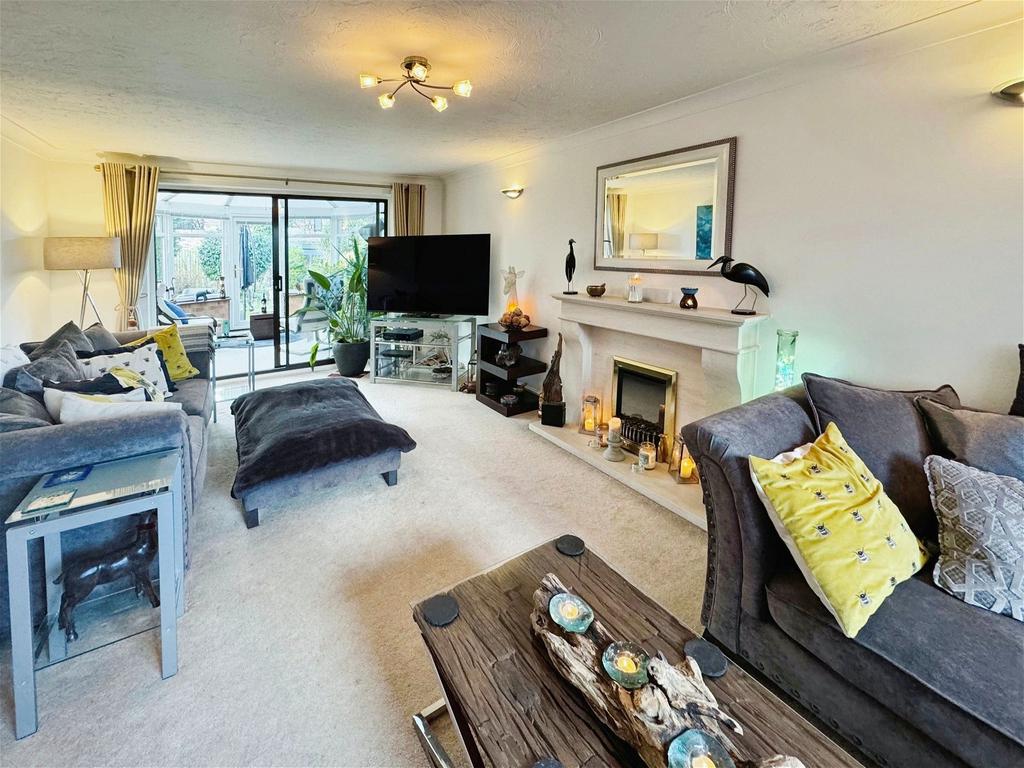 Llanfair Road, Abergele, LL22 8DH 5 bed detached house for sale £550,000