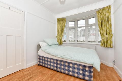 68 Eversley Avenue, Bexleyheath, DA7 6RB