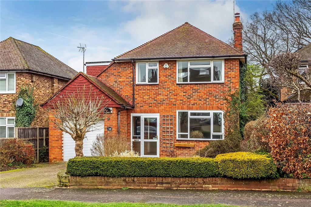 Comforts Farm Avenue, Oxted, Surrey, RH8 4 bed detached house for sale