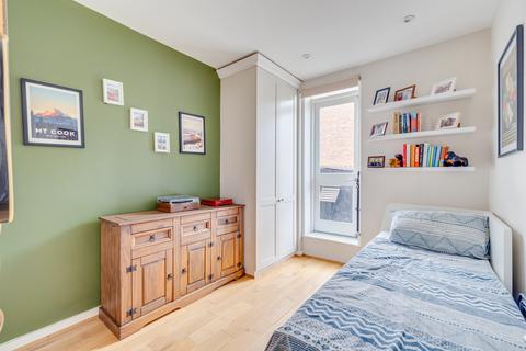 2 bedroom flat for sale, Munster Road, Fulham, London