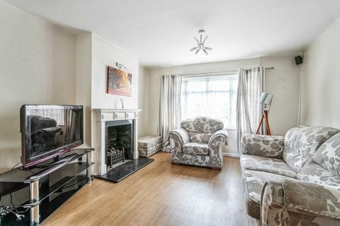 3 bedroom semi-detached house for sale, Rutherford Way, Bushey Heath