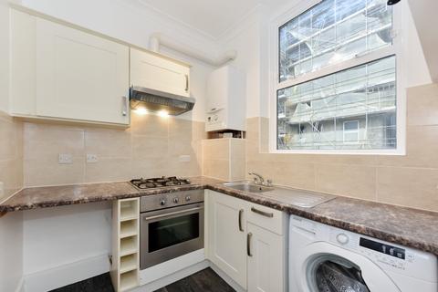 2 bedroom flat for sale, Glengall Road, London NW6