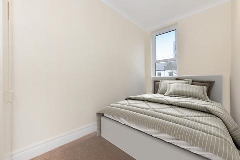 2 bedroom flat for sale, Glengall Road, London NW6