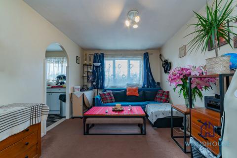 1 bedroom flat for sale, Laburnum Close, London N11