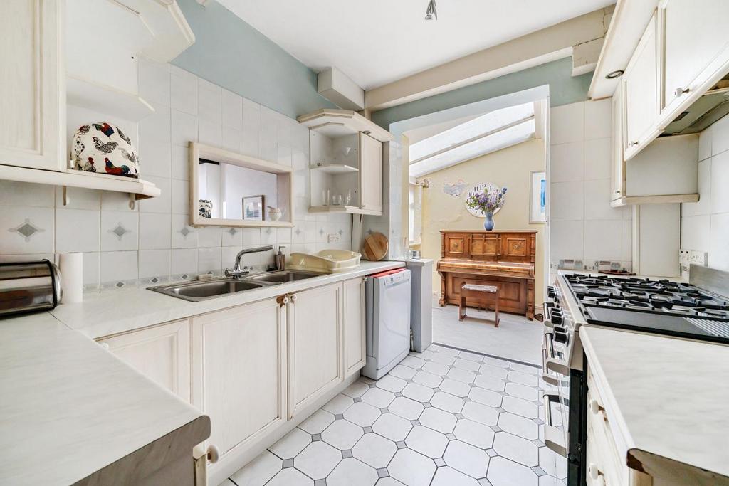 Kent House Road, Beckenham 4 bed semidetached house for sale £800,000