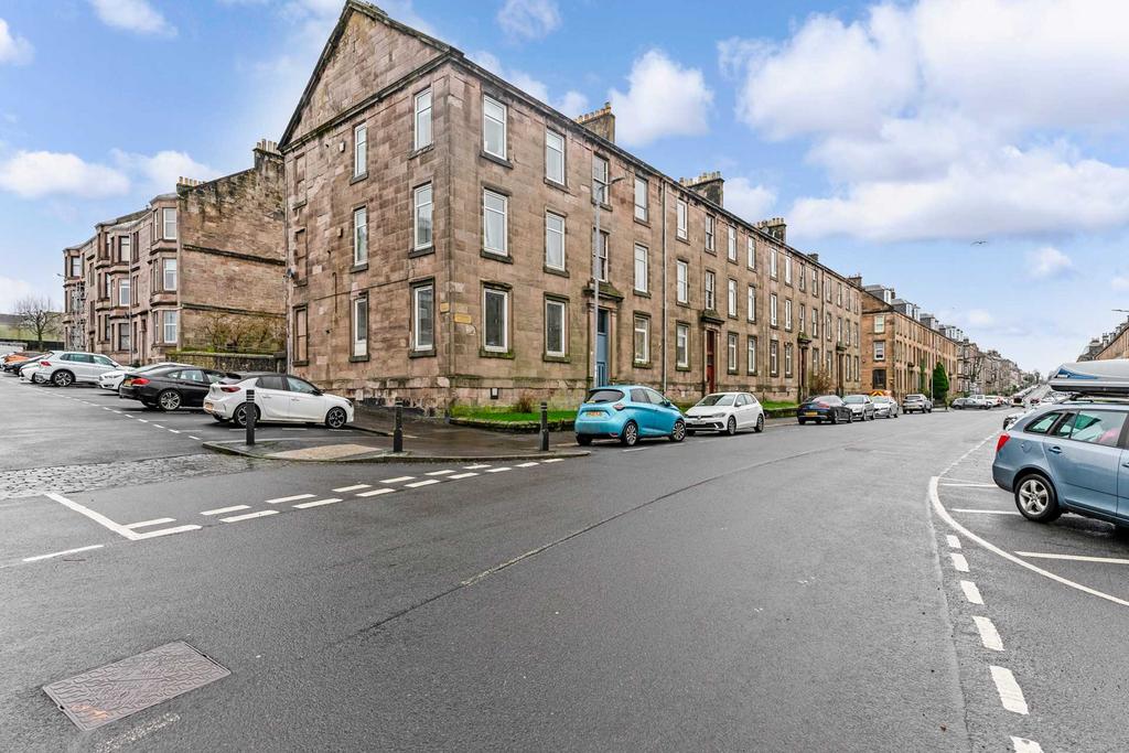 Brisbane Street, Greenock 2 bed apartment for sale £83,000