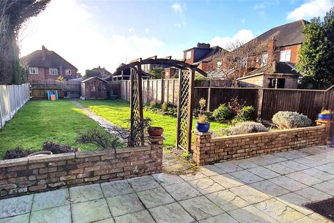 432 Field End Road, Ruislip, HA4 9PD