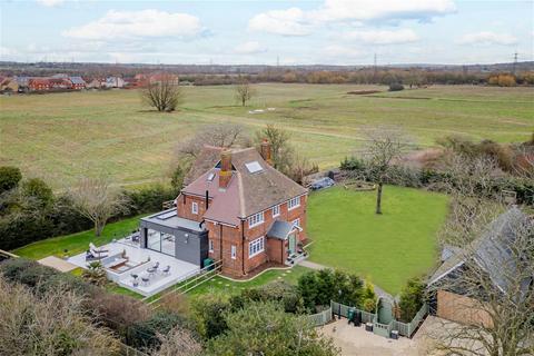 5 bedroom detached house for sale, Brookend Road South, Chelmsford CM2