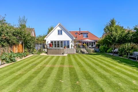 4 bedroom detached house for sale, Compton Close, Olivers Battery, Winchester, SO22