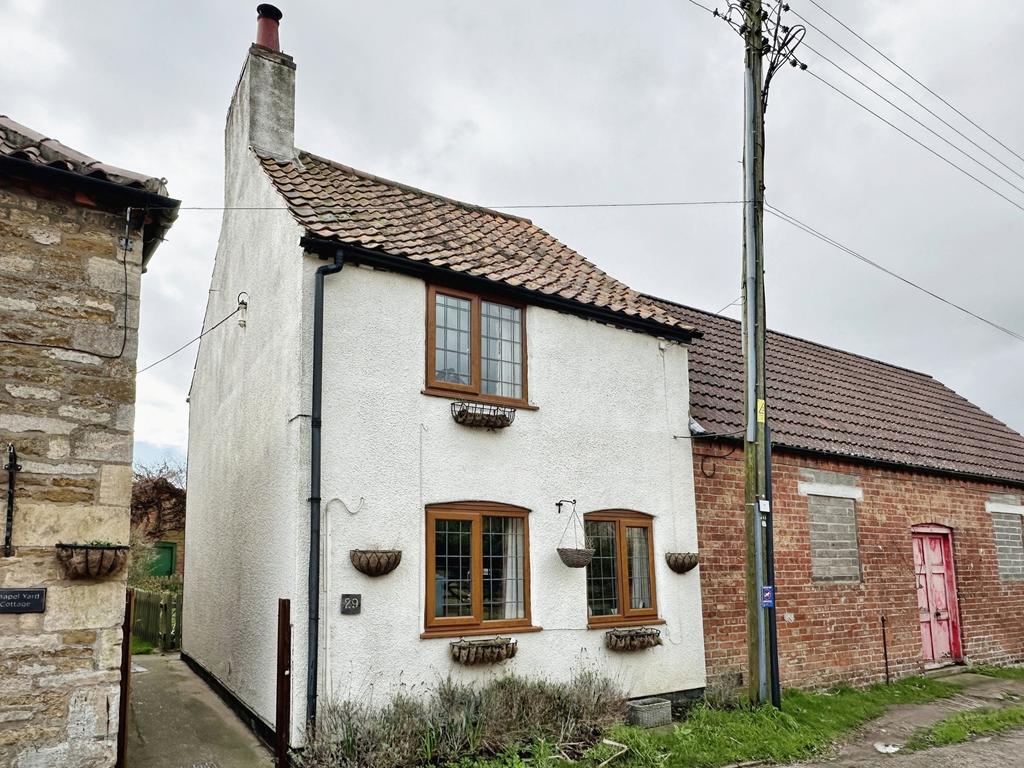 West Street, Barkston, Grantham, NG32 2 bed semidetached house for