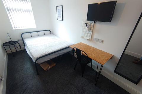 5 bedroom house share to rent - Flat 2,  Boaler Street, Liverpool