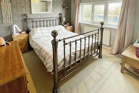 3 bedroom semi-detached house for sale - Heol Yr Ysgol, Bridgend, Bridgend County. CF31 4RU