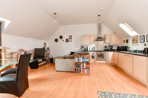 2 bedroom coach house for sale - Larch Close, Hersden, Canterbury, Kent