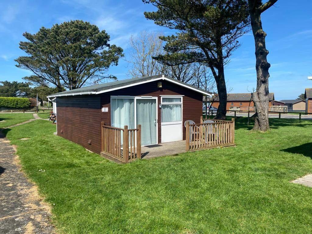 Atlantic Bays Holiday Park, Padstow PL28 2 bed chalet for sale £27,000