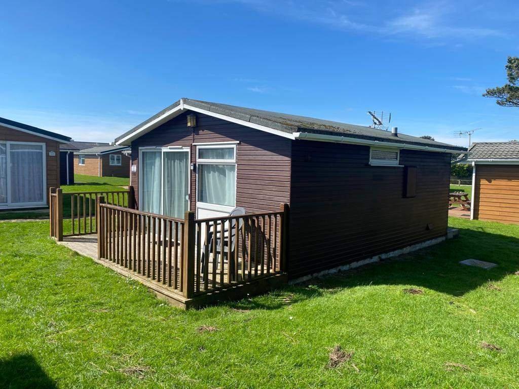 Atlantic Bays Holiday Park, Padstow PL28 2 bed chalet for sale £27,000
